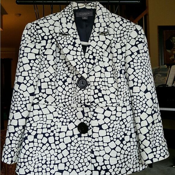 💙⚡🌉CRISP NAVY & WHITE JACKET 🌉⚡💙 - Picture 2 of 6